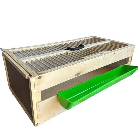 Training Basket Wood with Hanger Drinker | Chicken Antibiotics