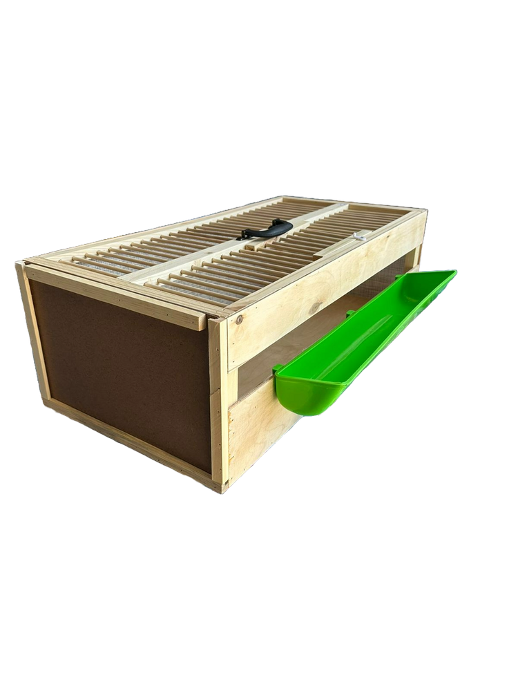 Training Basket Wood with Hanger Drinker | Chicken Antibiotics