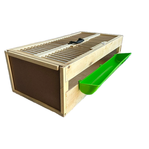 Training Basket Wood with Hanger Drinker | Chicken Antibiotics