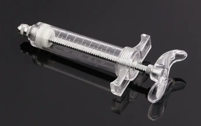 Hand Feeding Syringe for Birds | Chicken Antibiotics